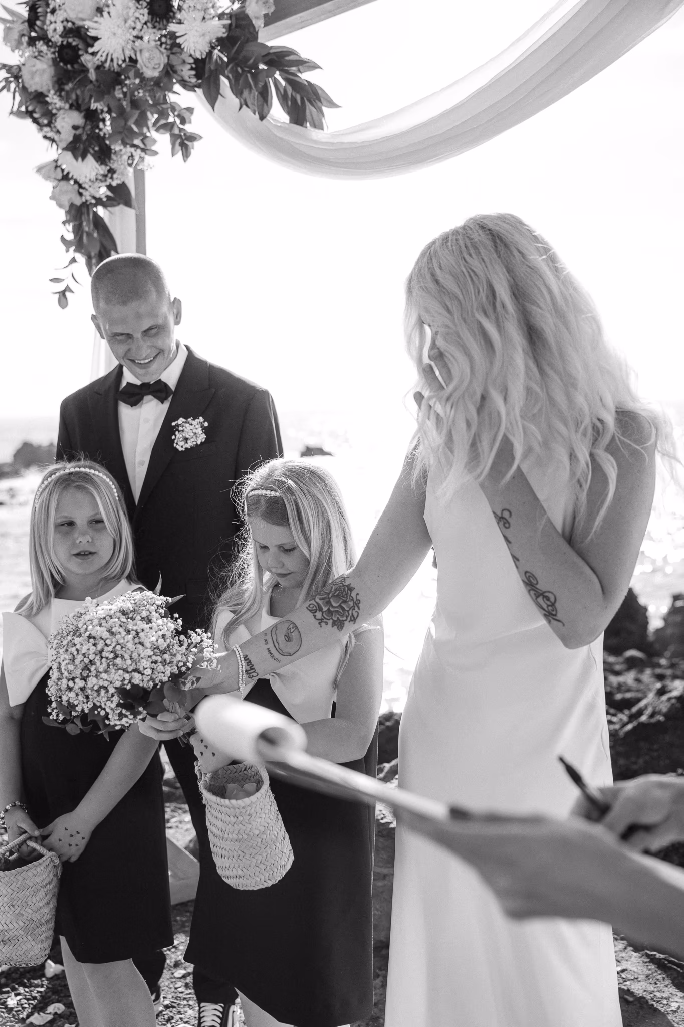 Fotografía de boda de Tomas e Ieva en Playa San Juan, Tenerife — imagen 9 de 20