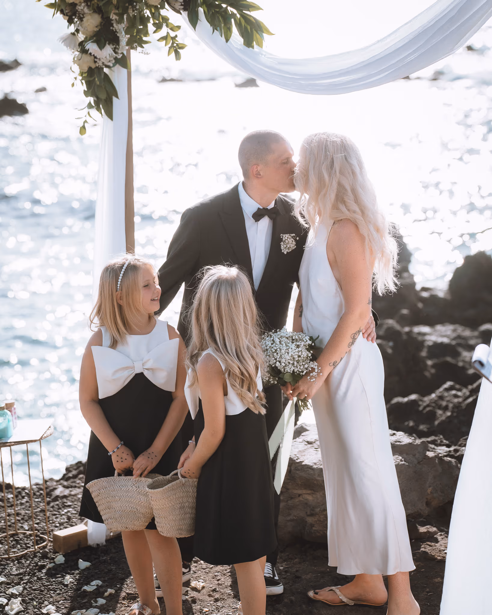 Fotografía de boda de Tomas e Ieva en Playa San Juan, Tenerife — imagen 10 de 20
