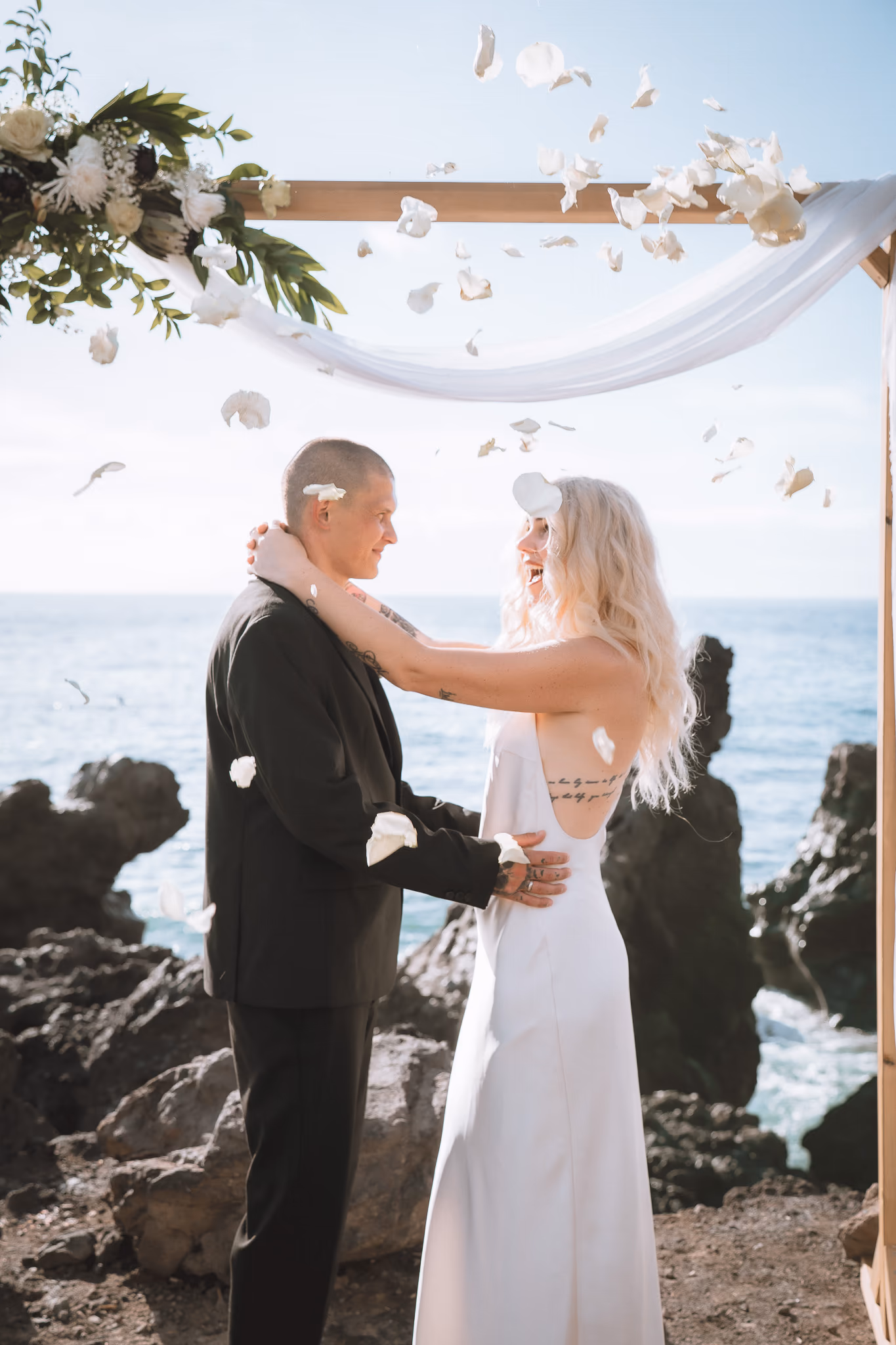 Fotografía de boda en Playa San Juan, Tenerife — Tomas & Ieva