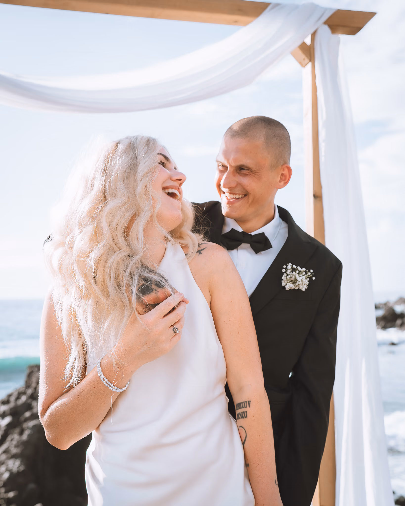 Fotografía de boda de Tomas e Ieva en Playa San Juan, Tenerife — imagen 19 de 20