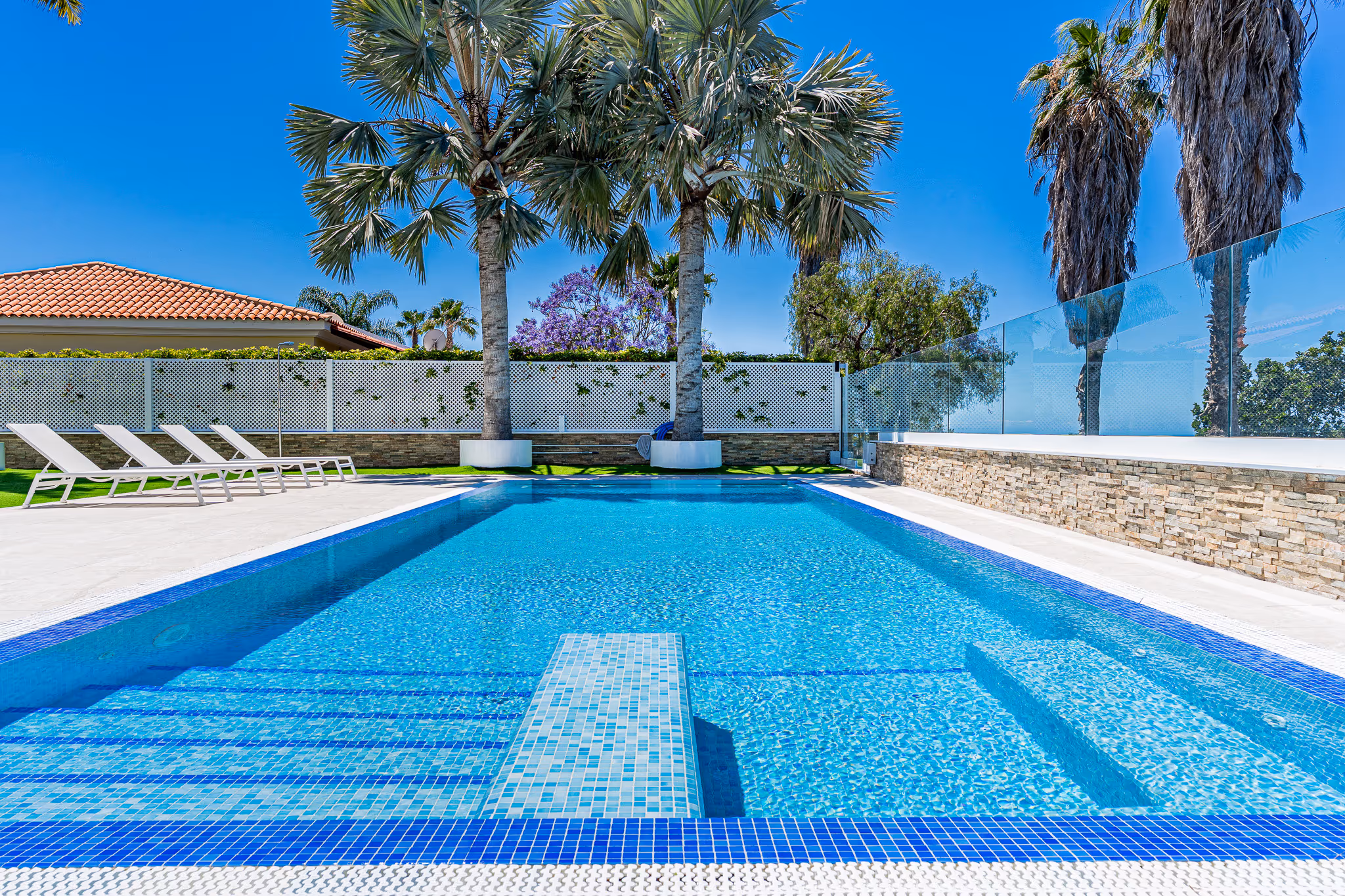 Fotografía inmobiliaria de villa en La Caleta, Tenerife — imagen 12 de 30
