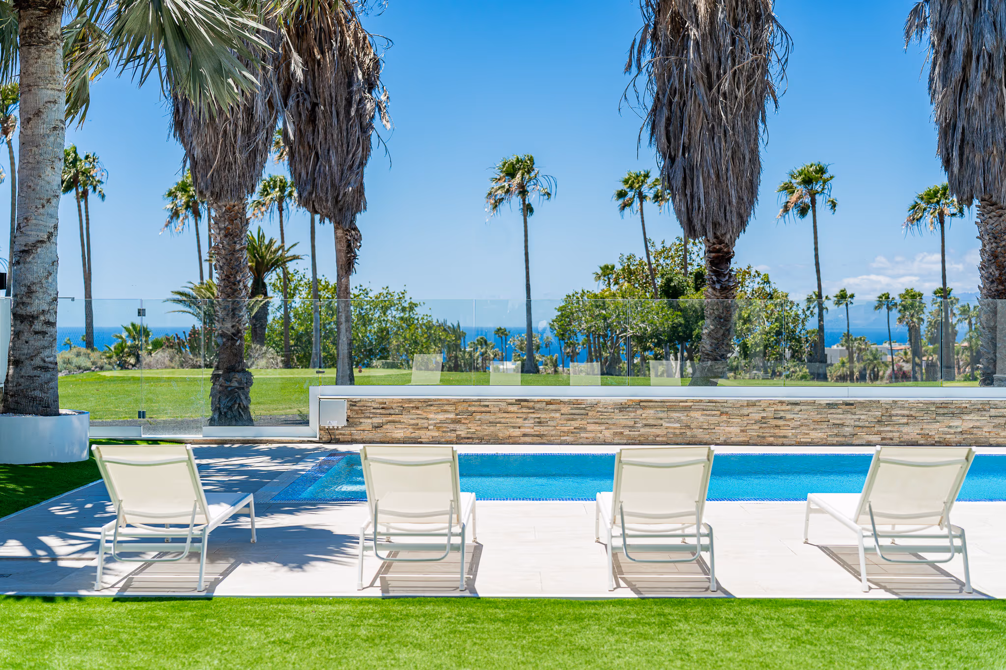 Fotografía inmobiliaria de villa en La Caleta, Tenerife — imagen 13 de 30