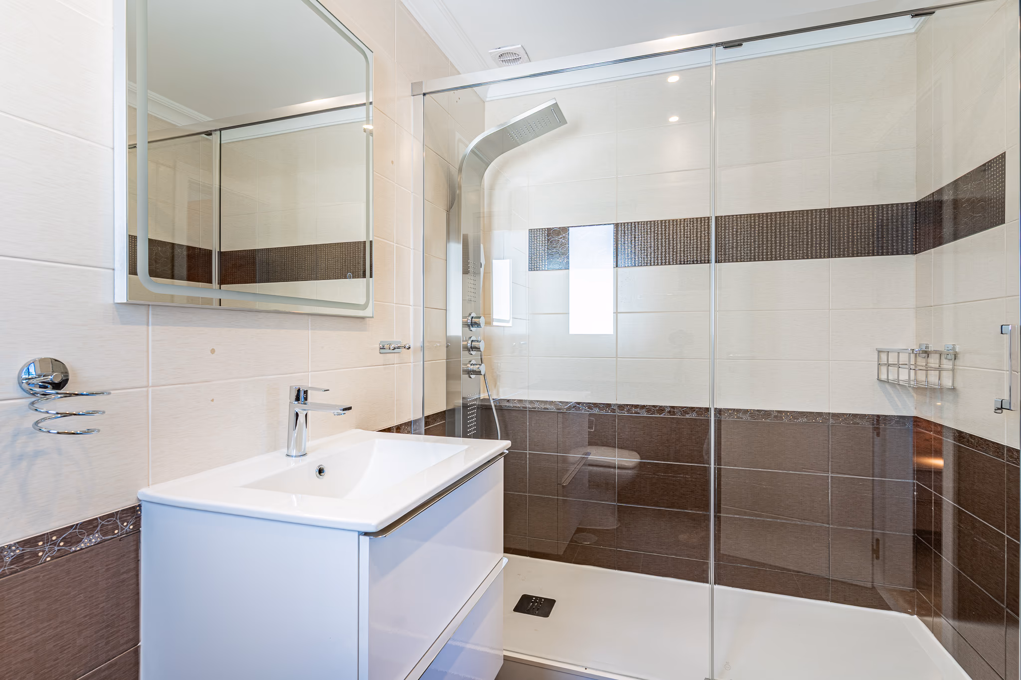 Fotografía inmobiliaria de villa en La Caleta, Tenerife — imagen 20 de 30