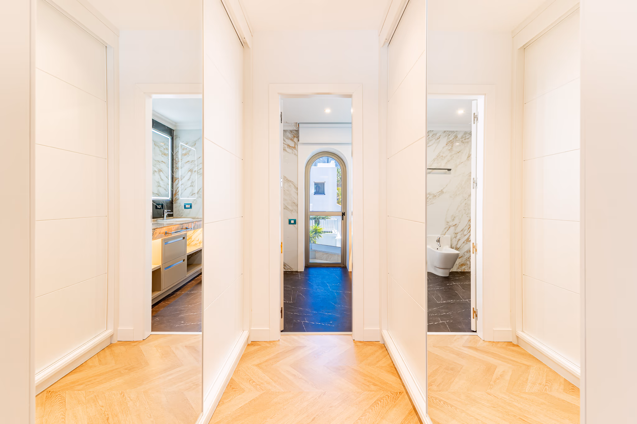Fotografía inmobiliaria de villa en La Caleta, Tenerife — imagen 23 de 30