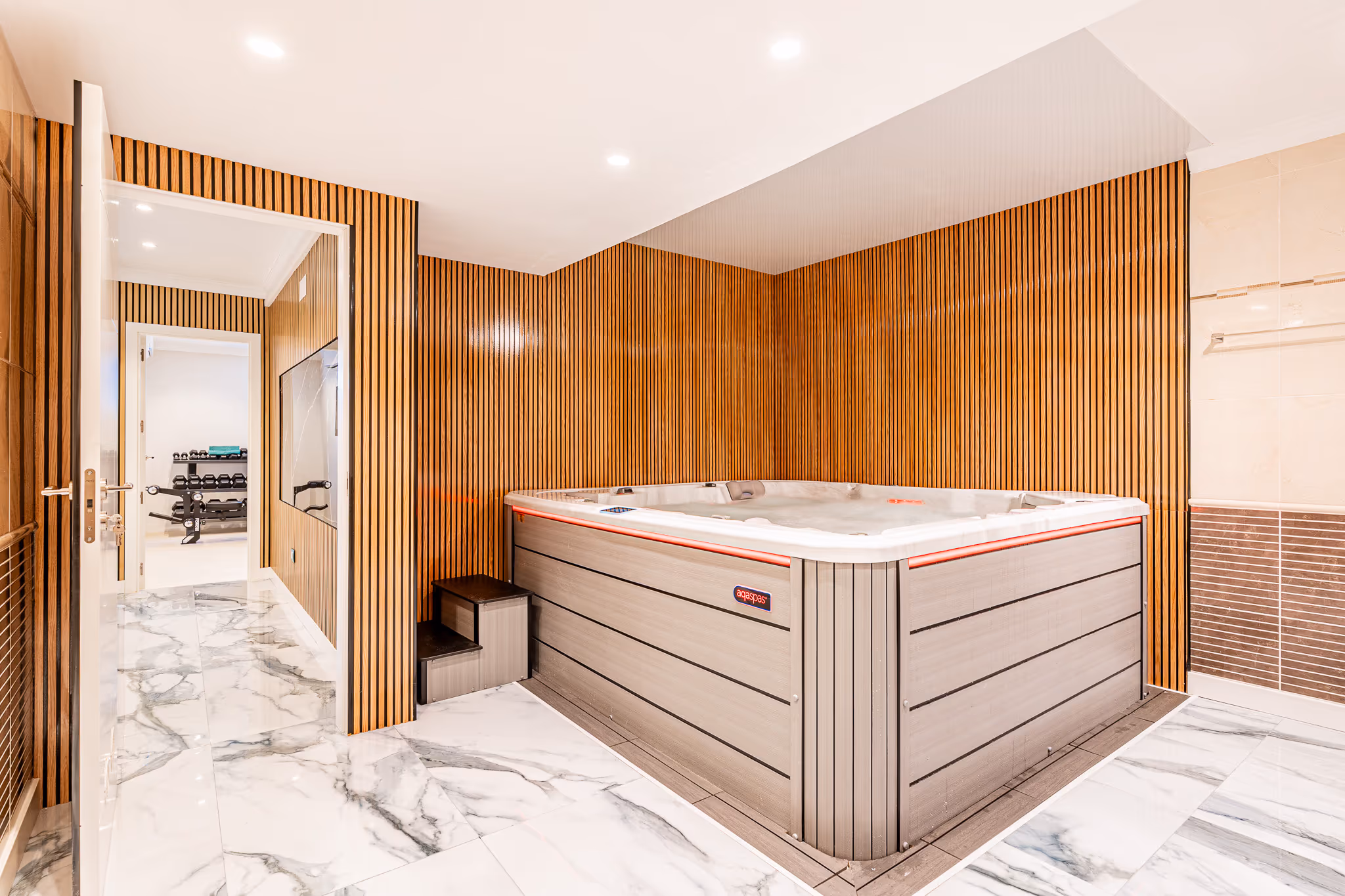 Fotografía inmobiliaria de villa en La Caleta, Tenerife — imagen 28 de 30