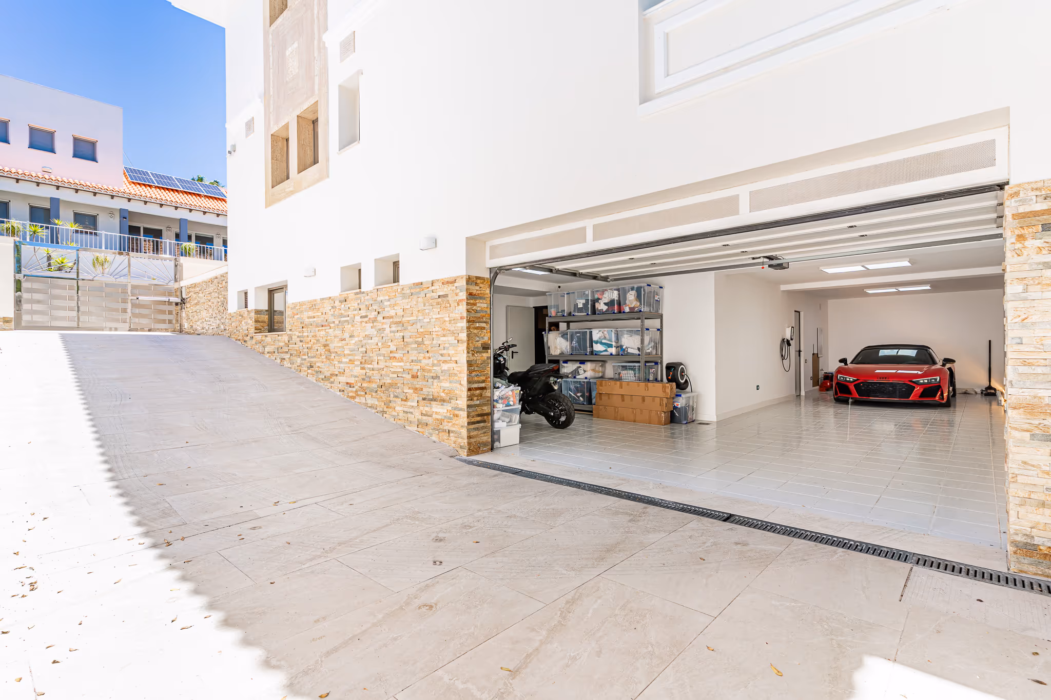 Fotografía inmobiliaria de villa en La Caleta, Tenerife — imagen 29 de 30