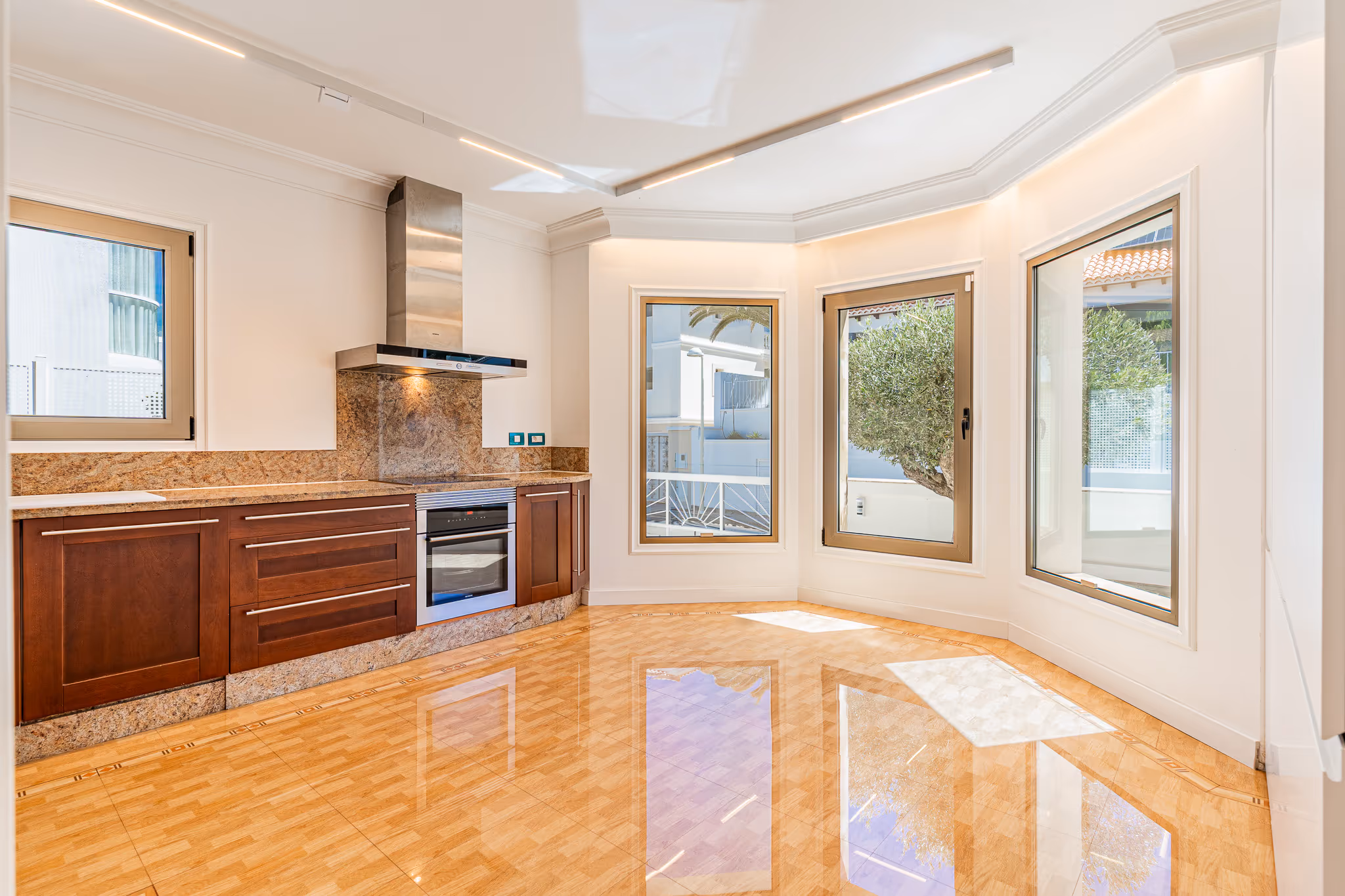 Fotografía inmobiliaria de villa en La Caleta, Tenerife — imagen 6 de 30